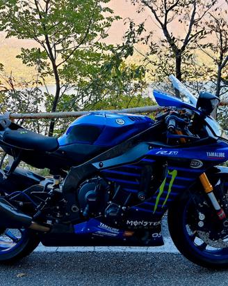Yamaha YZF-R1 anno 2019