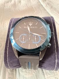 Orologio maserati pari a nuvo