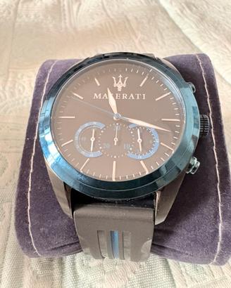 Orologio maserati pari a nuvo