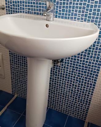 lavabo a colonna con piletta e misceltore