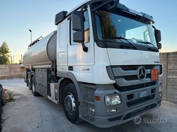 Motrice cisterna carburanti Mercedes Actros 2548