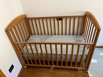 Lettino in legno Pali completo di materasso nuovo