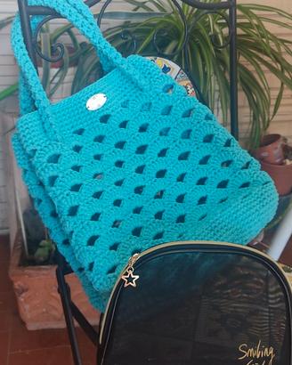 Borsa fatta a mano all'uncinetto