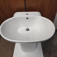 Lavabo in ceramica