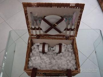 Cesto PicNic in vimini,completo x 2 persone- NUOVO