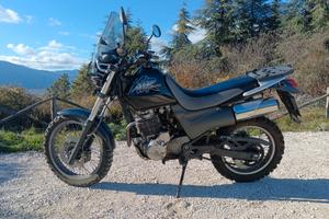 Honda SLR 650 moto A2 enduro naked scambler Vigor 