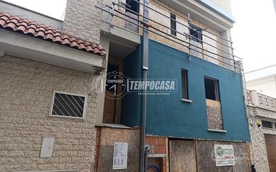 Bifamiliare di nuova costruzione con spazi esterni