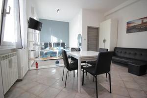 MONOLOCALE A BOLOGNA