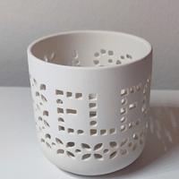 Porta candela in ceramica traforata con nome