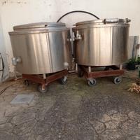 caldaia a vapore e due contenitori da 500litri