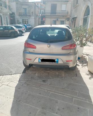 alfa Romeo grigia