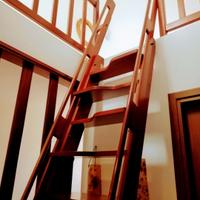 scala lineare in legno massello 