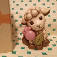 Agnello con fiore pasqua thun pecora