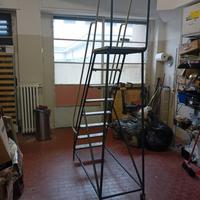 scala con ruote per scaffalature alte