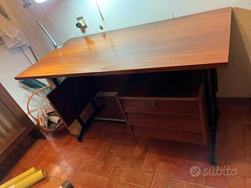 Scrivania Vintage Professionale in Legno e Metallo