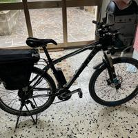 Bicicletta elettrica  MTB Cube