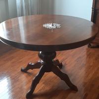 Tavolo rotondo in legno
