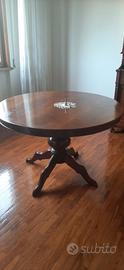 Tavolo rotondo in legno