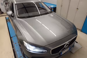 Volvo V90 D4 AWD Geartronic Momentum