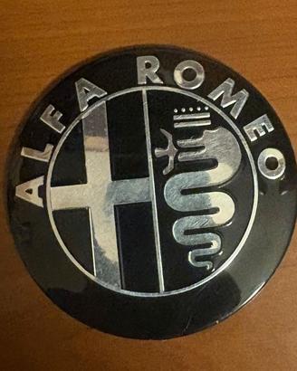 stemma alfa romeo nero