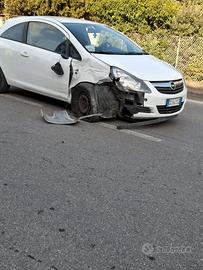 Opel corsa gpl incidentata