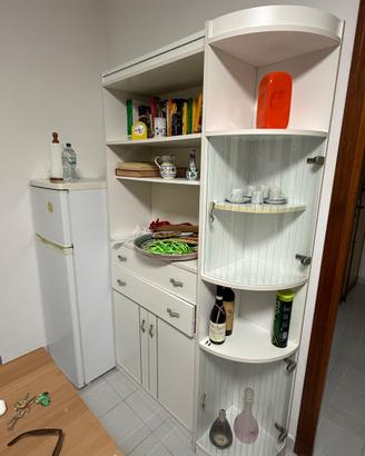 Un set di mobili per soggiorno