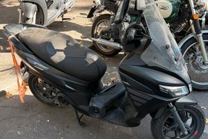 scooter 50cc aprila SXR 50 Incidentato