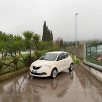 LANCIA - Ypsilon - 1.2 69 CV 5p. GPL Ecochic Gold