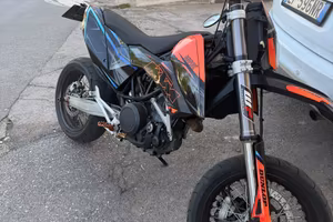 ktm 690 smc