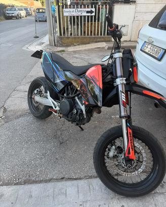 ktm 690 smc