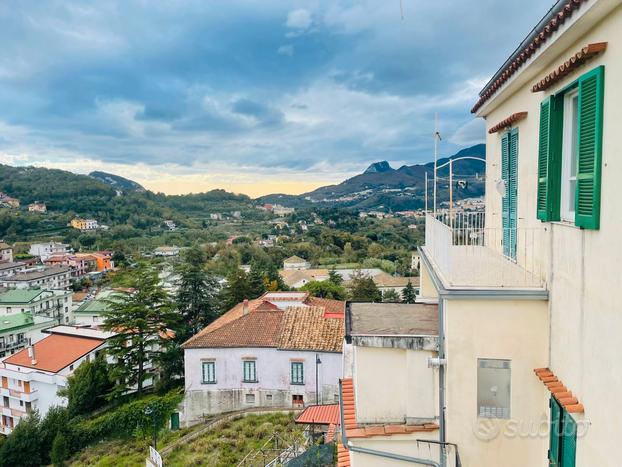 Annunziata : libera su 4 lati con giardino