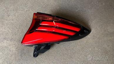 Fanale posteriore DX Toyota C-HR Hybrid del 2021