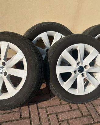 4 cerchioni in lega + pneumatico Pirelli