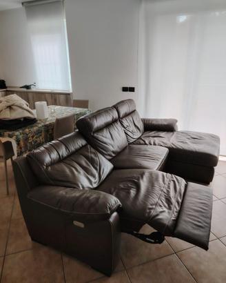 Divano in vera pelle con relax elettrico