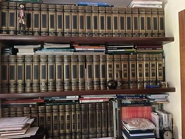 Enciclopedia TRECCANI n. 68 volumi .