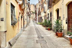 3 LOCALI A CAGLIARI