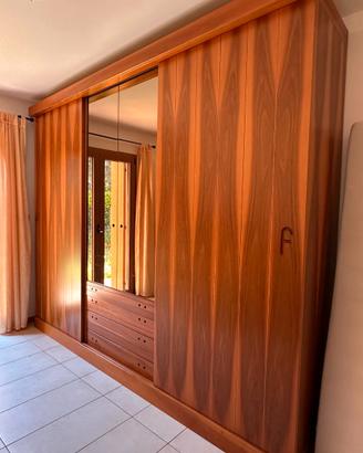 Camera da letto matrimoniale in noce figurato