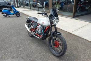 Moto Guzzi V7 RACER