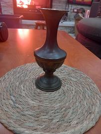 Vaso vintage in ottone