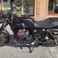 MOTO GUZZI V7 IV STONE UNICO PROPRIETARIO