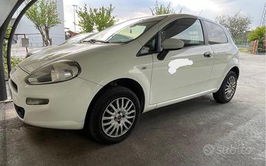 Punto van benzina metano