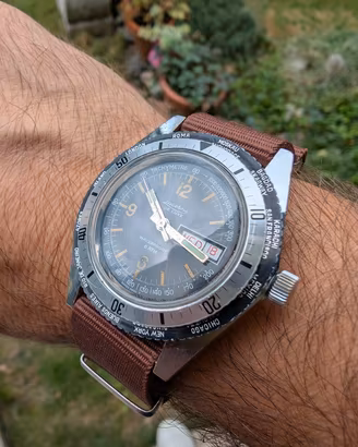 Lucerne De Luxe - GMT - Swiss Made 6 ATM day-date 