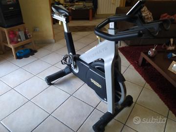 Spin bike technogym
