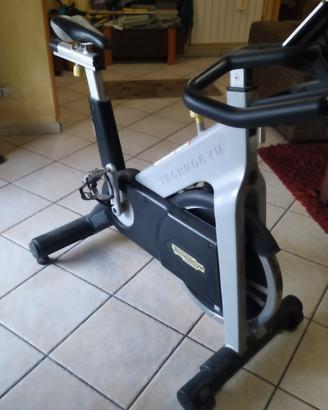 Spin bike technogym