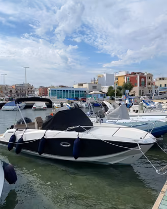 Barca QUICKSILVER ACTIV 675 SUNDECK