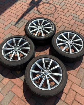 Cerchi in lega 16” + pneumatici Bridgestone