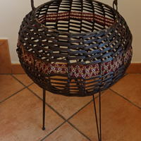 Cesto tripode in rattan