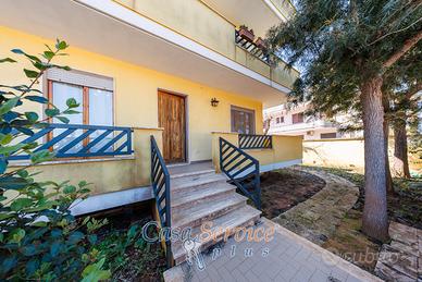 Indipendente con giardino, taverna e box auto