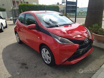 Toyota Aygo 1.0 VVT-i 69 CV 5 porte x-play TSS MMT