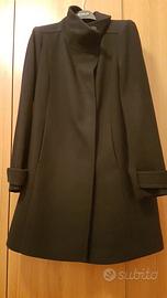 Cappotto nero in lana